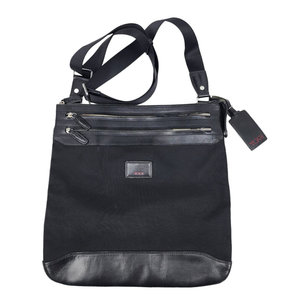 TUMI Women's Black Nylon & Leather Crossbody Strap Handbag Bag Size Large